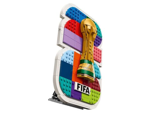 Сглобен модел LEGO 43032 Лого на Световното първенство по футбол 2026 с трофея на FIFA